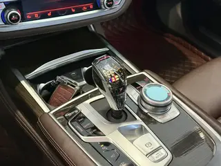 BMW 7 Series 2019 730Li M Sports suit interior photo 6