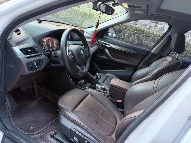 BMW X1 2018 sDrive18Li Tipo de lujo exterior foto 4 BMW X1 2018 sDrive18Li Tipo de lujo exterior foto 4