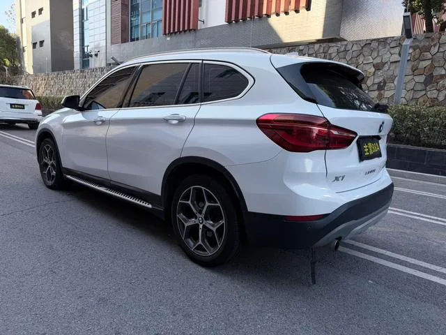 BMW X1 2018 sDrive18Li Tipo de lujo interior foto 7 BMW X1 2018 sDrive18Li Tipo de lujo interior foto 7