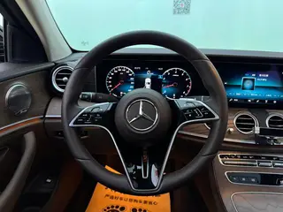 Mercedes-Benz E-Class 2022 E 260 L Coche exterior foto 10 Mercedes-Benz E-Class 2022 E 260 L Coche exterior foto 10