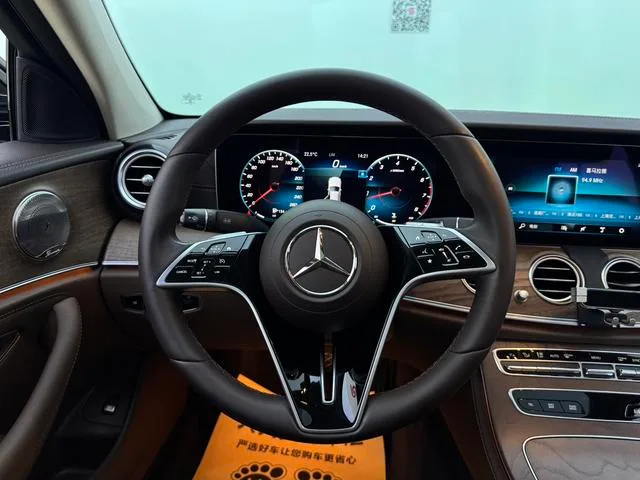 Mercedes-Benz E-Class 2022 E 260 L Coche exterior foto 10 Mercedes-Benz E-Class 2022 E 260 L Coche exterior foto 10