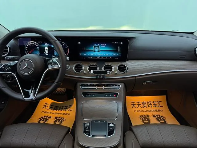Mercedes-Benz E-Class 2022 E 260 L Coche interior foto 20 Mercedes-Benz E-Class 2022 E 260 L Coche interior foto 20