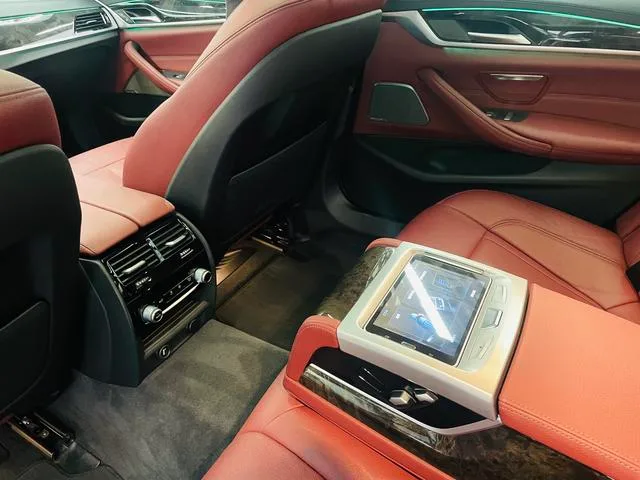 BMW 5 Series 2018 Restyling 530Li Premium Class M Sports suit interior photo 12
