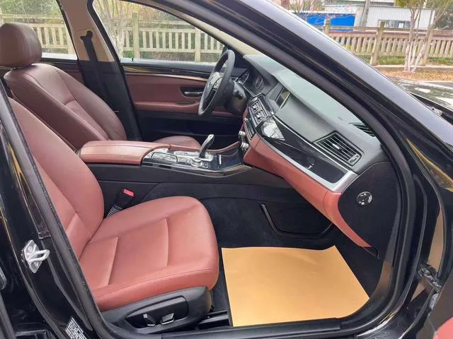 BMW 5 Series 2014 520Li Elegant style exterior photo 10