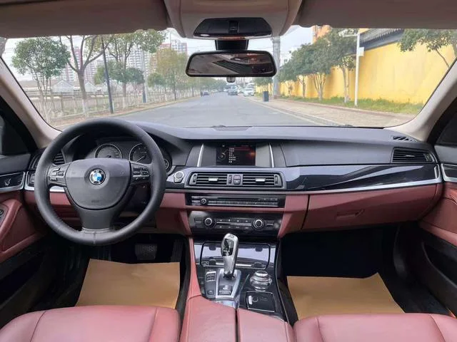 BMW 5 Series 2014 520Li Elegant style interior photo 14