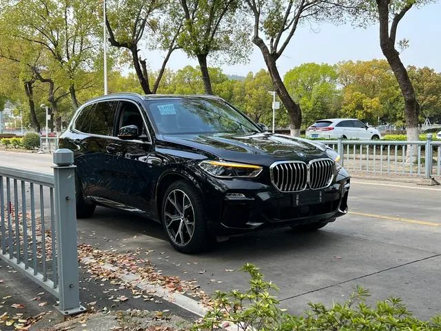 BMW X5 2021 Mise à jour xDrive40i Type de luxe M Ensemble de sport extérieur photo 3 BMW X5 2021 Mise à jour xDrive40i Type de luxe M Ensemble de sport extérieur photo 3