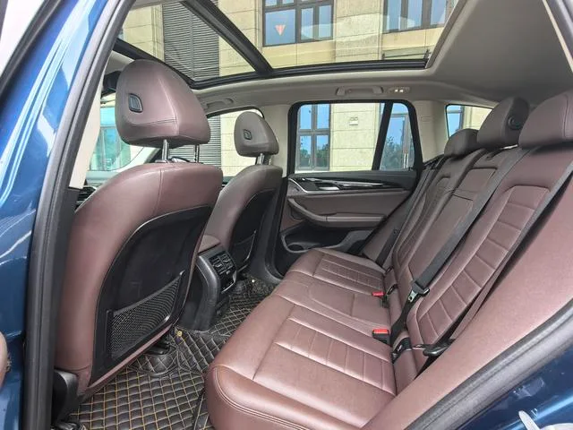 BMW X3 2019 xDrive25i M Sports suit interior photo 11