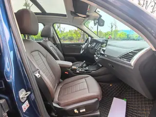 BMW X3 2019 xDrive25i M Sports suit interior photo 12