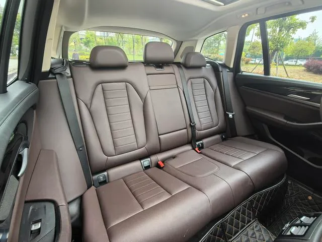 BMW X3 2019 xDrive25i M Sports suit interior photo 13