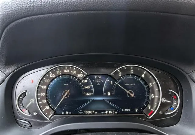 BMW X3 2019 xDrive25i M Sports suit interior photo 18
