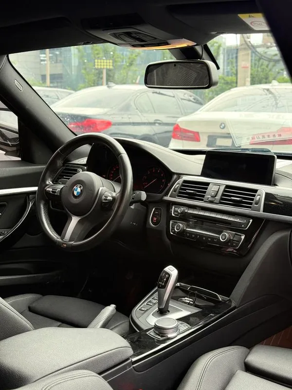 BMW 3 Series GT 2019 320i M Sports suit exterior photo 5