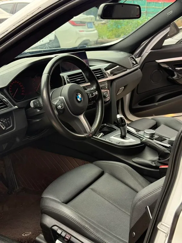 BMW 3 Series GT 2019 320i M Sports suit exterior photo 6