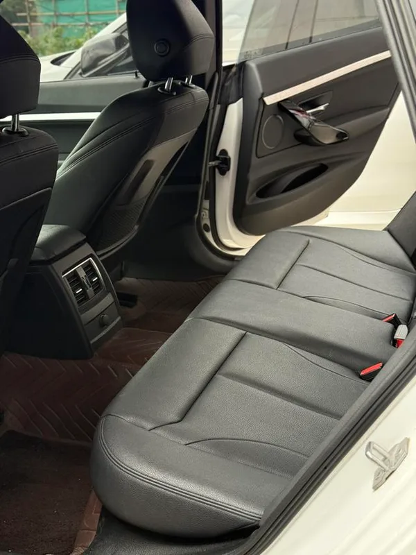 BMW 3 Series GT 2019 320i M Sports suit interior photo 7
