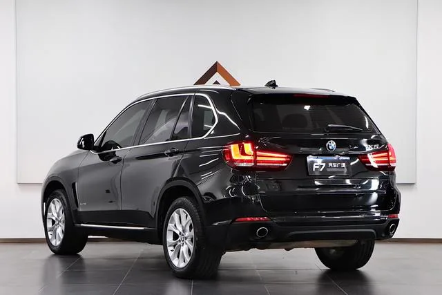 BMW X5 2014 xDrive35i Estilo elegante exterior foto 4