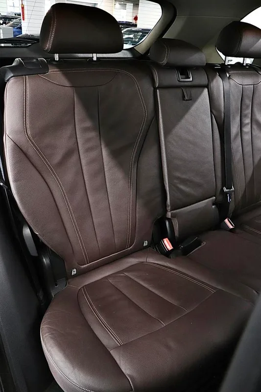 BMW X5 2014 xDrive35i Estilo elegante interior foto 18
