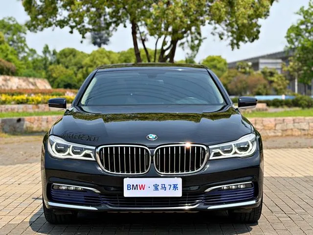 BMW 7 Series 2016 730Li Leader extérieur photo 2 BMW 7 Series 2016 730Li Leader extérieur photo 2