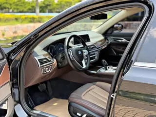 BMW 7 Series 2016 730Li Leader extérieur photo 5 BMW 7 Series 2016 730Li Leader extérieur photo 5