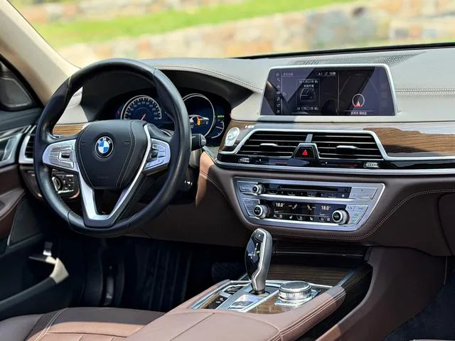 BMW 7 Series 2016 730Li Leader intérieur photo 11 BMW 7 Series 2016 730Li Leader intérieur photo 11