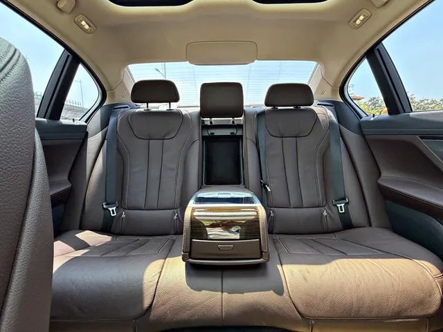 BMW 7 Series 2016 730Li Leader intérieur photo 12 BMW 7 Series 2016 730Li Leader intérieur photo 12