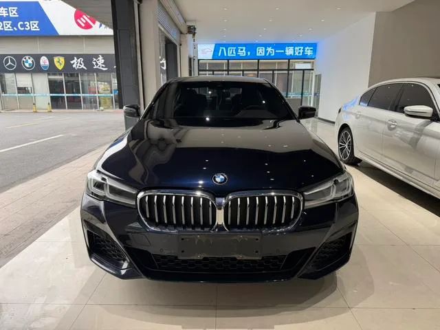 BMW 5 Series 2021 530Li Leader M Ensemble de sport extérieur photo 2 BMW 5 Series 2021 530Li Leader M Ensemble de sport extérieur photo 2