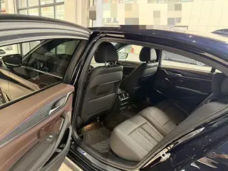 BMW 5 Series 2021 530Li Leader M Ensemble de sport intérieur photo 16 BMW 5 Series 2021 530Li Leader M Ensemble de sport intérieur photo 16
