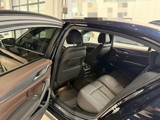 BMW 5 Series 2021 530Li Leader M Ensemble de sport intérieur photo 16 BMW 5 Series 2021 530Li Leader M Ensemble de sport intérieur photo 16