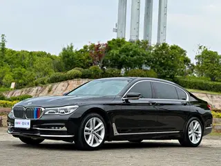 BMW 7 Series 2018 730Li Tipo de lujo Traje de excelencia exterior foto 1 BMW 7 Series 2018 730Li Tipo de lujo Traje de excelencia exterior foto 1