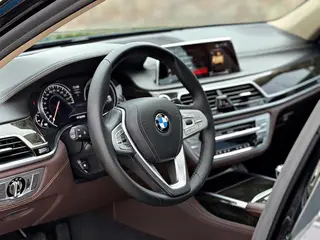 BMW 7 Series 2018 730Li Tipo de lujo Traje de excelencia exterior foto 4 BMW 7 Series 2018 730Li Tipo de lujo Traje de excelencia exterior foto 4