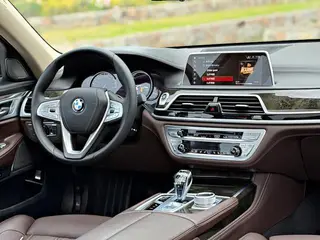 BMW 7 Series 2018 730Li Tipo de lujo Traje de excelencia interior foto 11 BMW 7 Series 2018 730Li Tipo de lujo Traje de excelencia interior foto 11