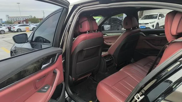 BMW 5 Series 2019 Reforma 530Li Líder M Conjunto deportivo interior foto 10 BMW 5 Series 2019 Reforma 530Li Líder M Conjunto deportivo interior foto 10