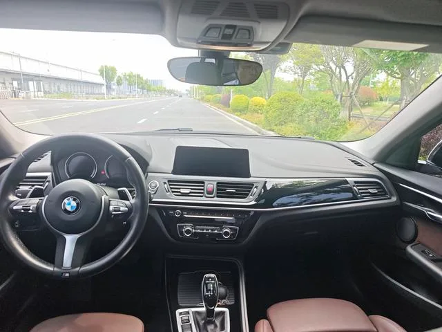 BMW 1 Series 2020 125i Leading Type M Sports suit interior photo 10 BMW 1 Series 2020 125i Leading Type M Sports suit interior photo 10