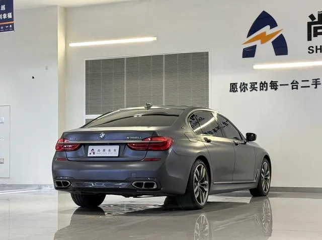 BMW 7 Series 2017 M760Li xDrive extérieur photo 7