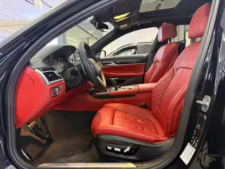 BMW 7 Series 2017 M760Li xDrive intérieur photo 11
