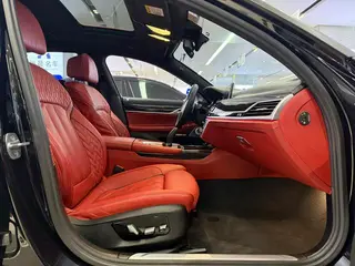 BMW 7 Series 2017 M760Li xDrive intérieur photo 13