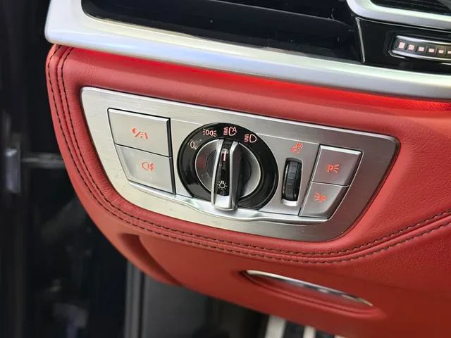 BMW 7 Series 2017 M760Li xDrive intérieur photo 19