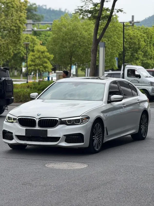 BMW 5 Series 2019 530Li xDrive M Sports suit exterior photo 1 BMW 5 Series 2019 530Li xDrive M Sports suit exterior photo 1