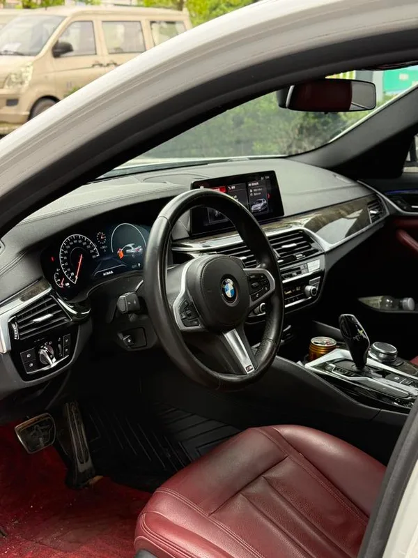 BMW 5 Series 2019 530Li xDrive M Sports suit exterior photo 5 BMW 5 Series 2019 530Li xDrive M Sports suit exterior photo 5
