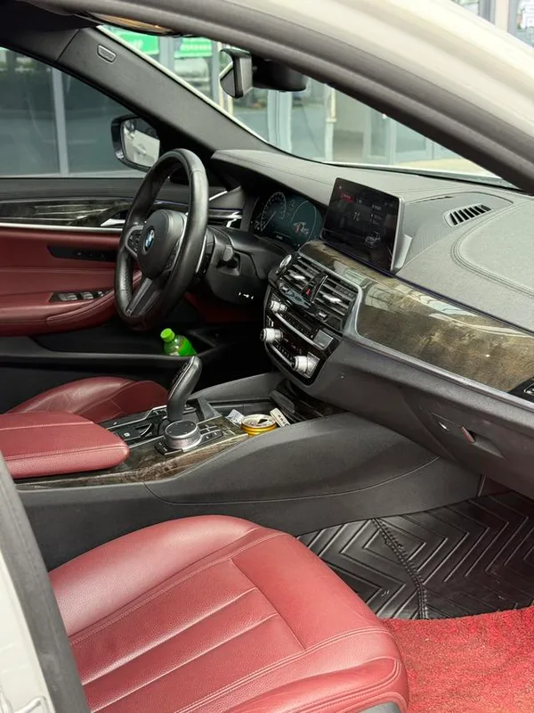 BMW 5 Series 2019 530Li xDrive M Sports suit exterior photo 6 BMW 5 Series 2019 530Li xDrive M Sports suit exterior photo 6