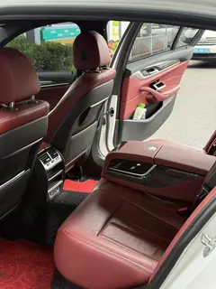 BMW 5 Series 2019 530Li xDrive M Sports suit interior photo 8 BMW 5 Series 2019 530Li xDrive M Sports suit interior photo 8