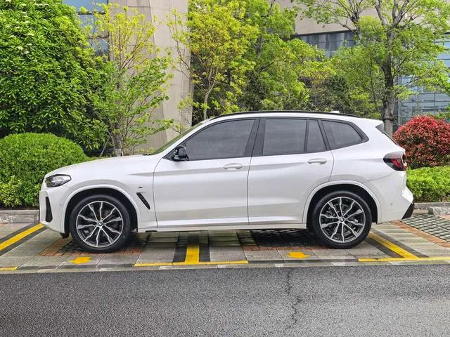 BMW X3 2022 xDrive30i Líder M Traje de noche Yao exterior foto 2 BMW X3 2022 xDrive30i Líder M Traje de noche Yao exterior foto 2