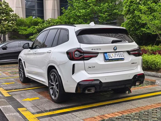 BMW X3 2022 xDrive30i Líder M Traje de noche Yao exterior foto 3 BMW X3 2022 xDrive30i Líder M Traje de noche Yao exterior foto 3