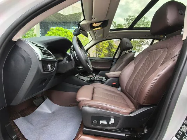 BMW X3 2022 xDrive30i Líder M Traje de noche Yao interior foto 6 BMW X3 2022 xDrive30i Líder M Traje de noche Yao interior foto 6