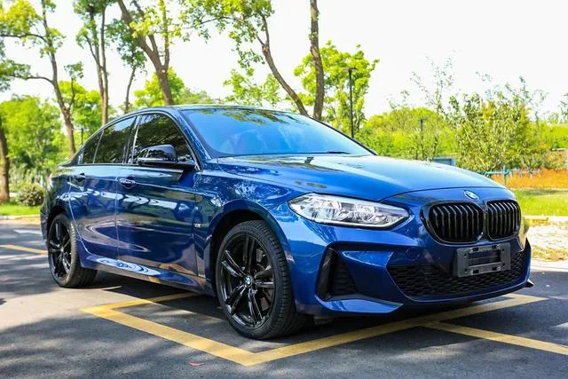 BMW 1 Series 2021 125i M Sports Obsidian Night Edition exterior photo 2