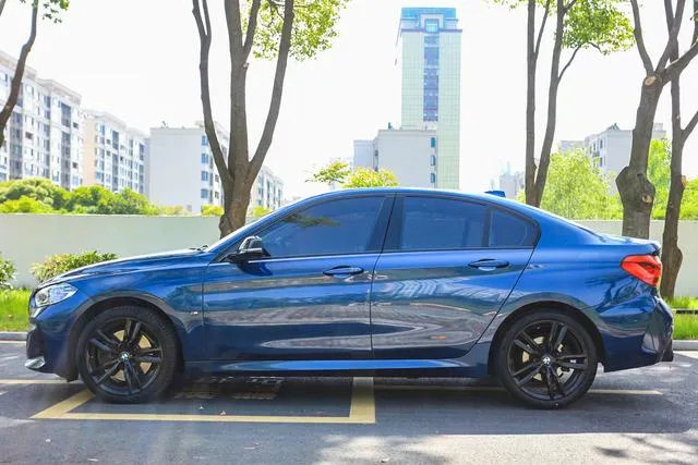 BMW 1 Series 2021 125i M Sports Obsidian Night Edition exterior photo 3