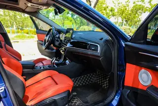 BMW 1 Series 2021 125i M Sports Obsidian Night Edition interior photo 9