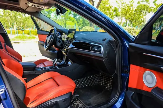 BMW 1 Series 2021 125i M Sports Obsidian Night Edition interior photo 9