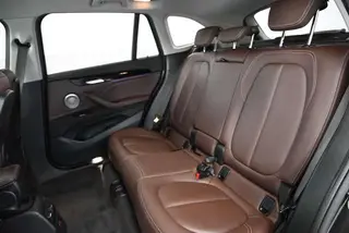 BMW X1 2022 sDrive25Li Leading Type interior photo 11