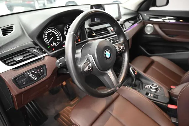 BMW X1 2022 sDrive25Li Leading Type interior photo 12