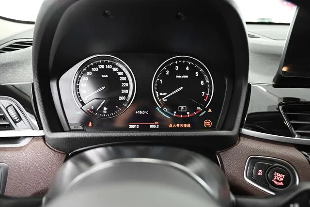 BMW X1 2022 sDrive25Li Leading Type interior photo 13