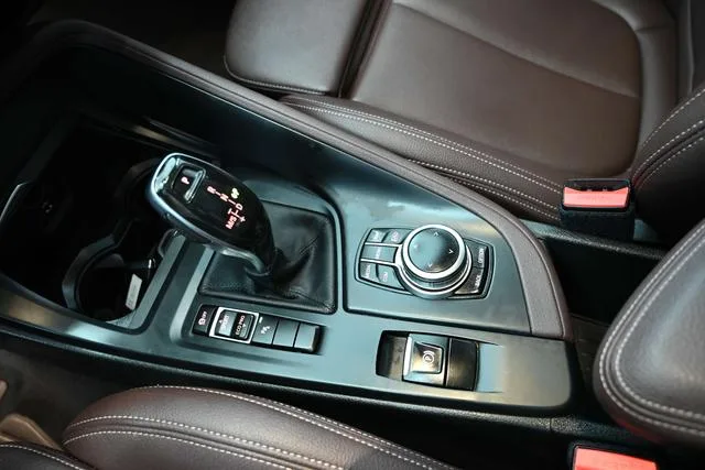 BMW X1 2022 sDrive25Li Leading Type interior photo 15